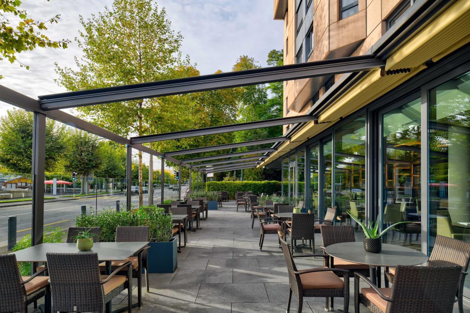 Moevenpick Hotel Lausanne Exterior foto