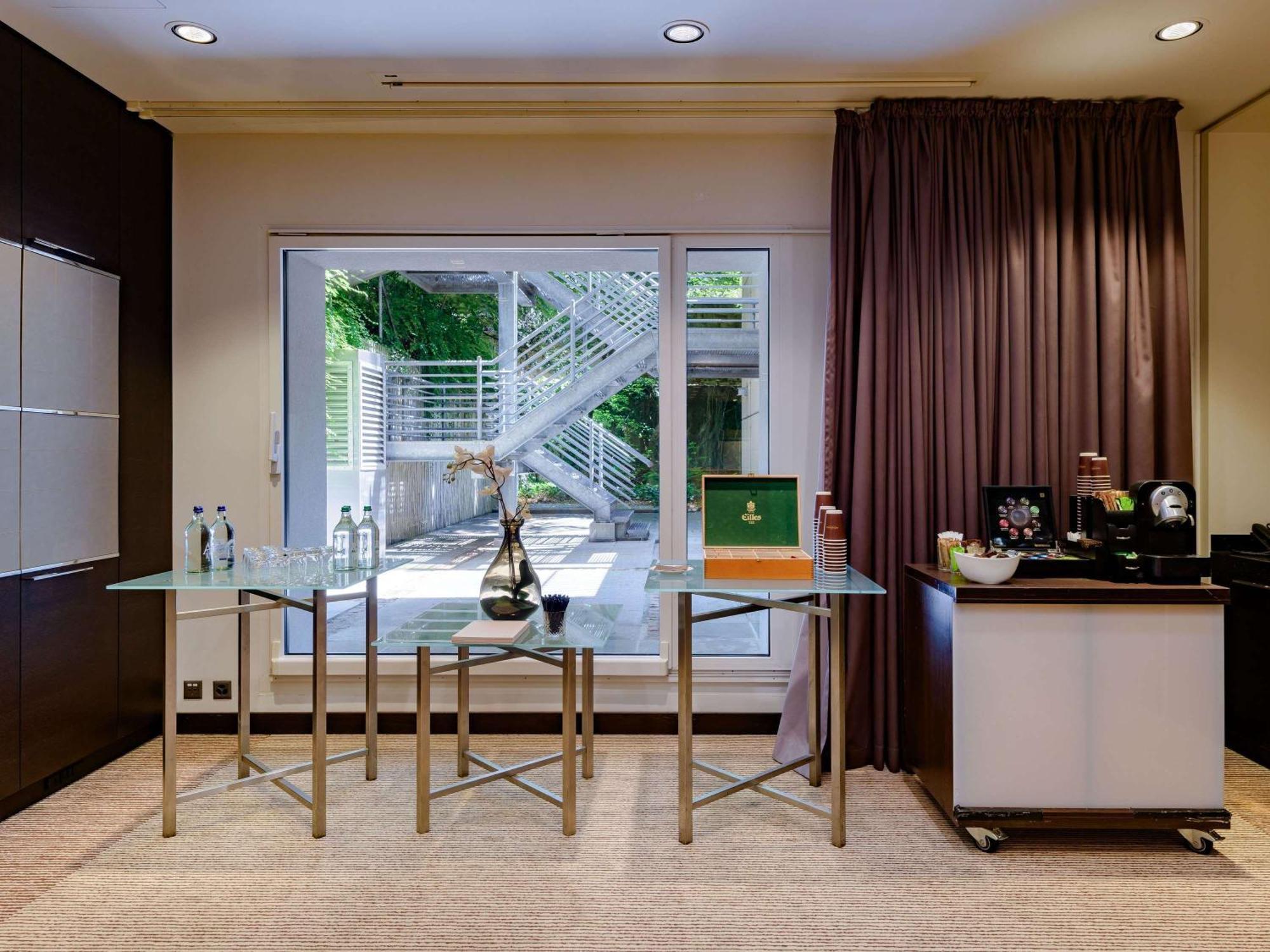 Moevenpick Hotel Lausanne Exterior foto